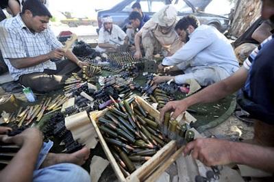 قبائل يمنية تبيع أسلحة 