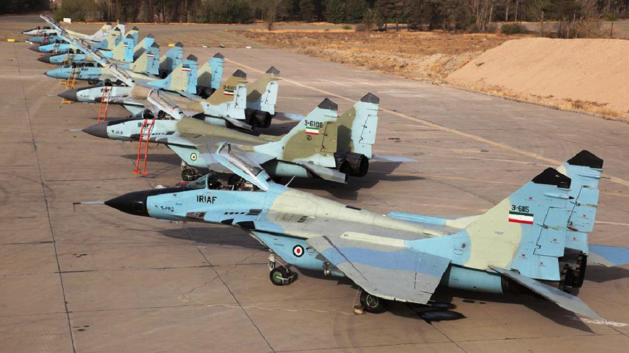 طائرات صدام حسين قد تشكل الفارق.. ماذا تمتلك القوات الجوية الإيرانية لمواجهة أمريكا؟ (صور)