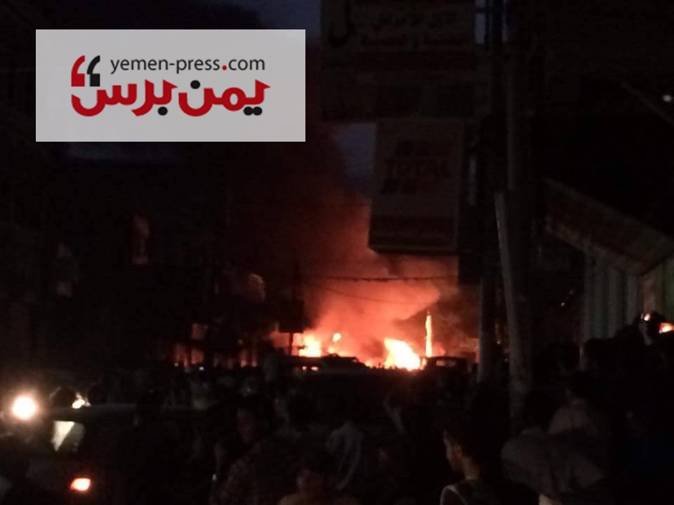 انفجار سيارة مفخخة أمام مسجد القبة الخضراء بشارع هائل وسط العاصمة صنعاء