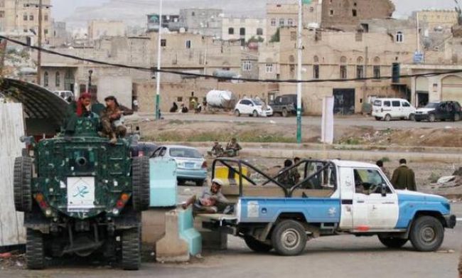 مليشيا الحوثي تقتحم منزل مسؤول في الشرعية بصنعاء وتطرد أسرته