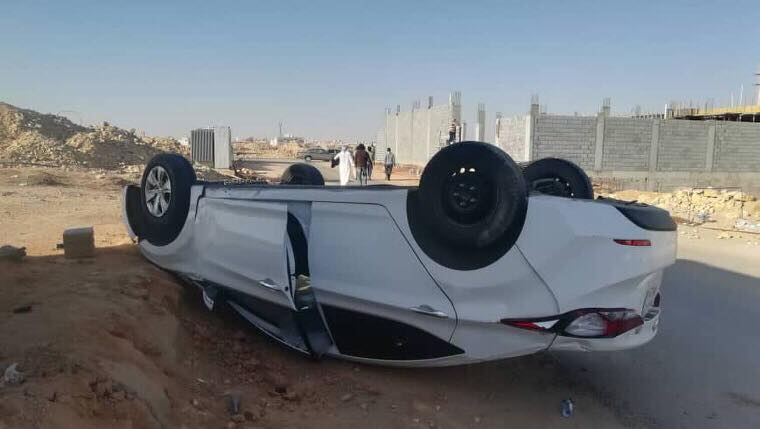 مغتربون يمنيون في السعودية ينجون باعجوبة من حادث مروع (صور)