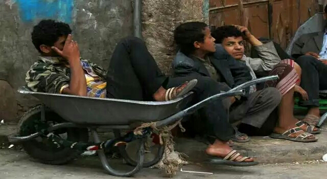 الهدنة الإنسانية لم تخفّف الأزمات المعيشية في اليمن
