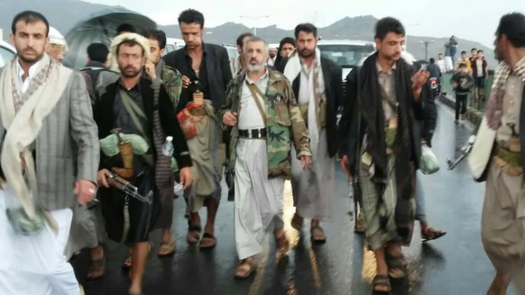 إصابة شقيق وزير الداخلية الأسبق في حكومة صالح ومقتل إثنين من مرافقية برصاص الحوثيين في صنعاء