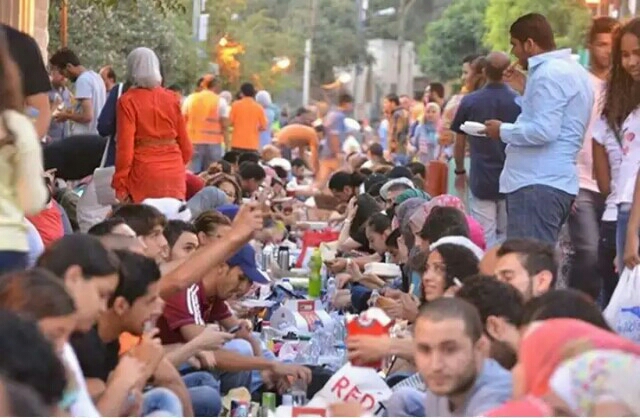 السلطات الأردنية تمنع إفطارا جماعيا مختلطا في شهر رمضان