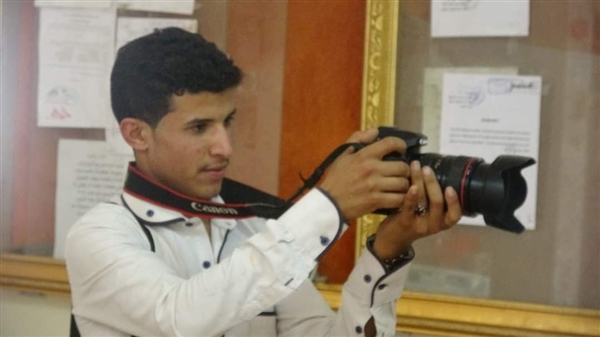 مقتل صحفي في القصف الذي استهدف معسكراً تدريبياً للجيش في مأرب