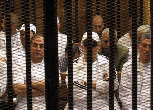 مصر بالصور: انطلاق محاكمة المتهمين في أحداث ملعب بورسعيد