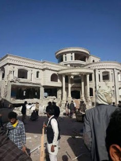 الحوثيون يعاودون تفجير منزل اللواء المقدشي كلياً بعد استقدام خبراء مفجرات من صنعاء (فيديو)