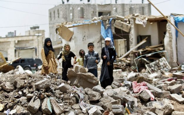 الأمم المتحدة: 5700 قتيل في اليمن منذ مارس الماضي و 82% من السكان بحاجة للمساعدات