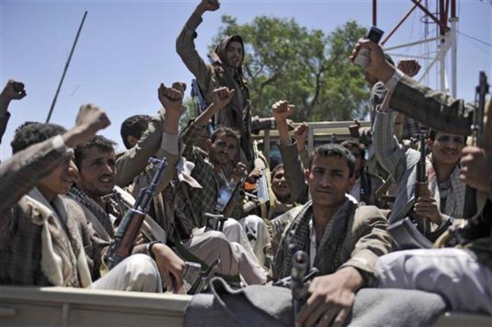 مليشيات الحوثي تتأهب لمغادرة العاصمة صنعاء بتنفيذ عمليات نهب واسعة لمؤسسات الدولة ..تفاصيل