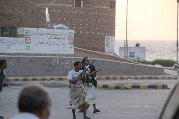 الحديدة: مليشيات الحوثي تشن حملة اقتحامات للمساجد وتعين خطباء موالين