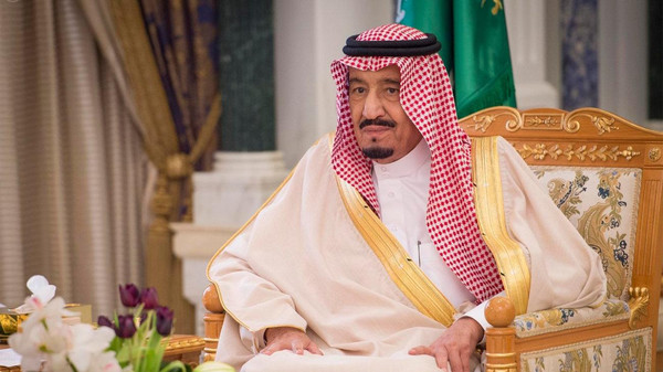 السعودية : الملك يكافئ موظفين أرجعوا نصف مليار للدولة