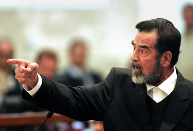 الرجل الذي أشرف على إعدام صدام يروي نهاية 