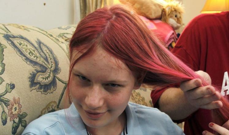 ثلث النساء البالغات في بعض الدول يستخدمن أحد أنواع صبغ الشعر (رو