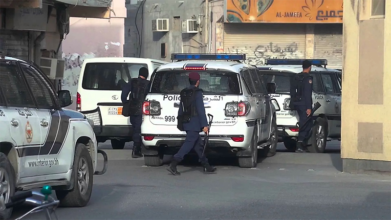 الشرطة البحرينية تقمع «محتجين شيعة» تظاهروا ضد محاكمة رجل الدين الشيعي عيسى قاسم
