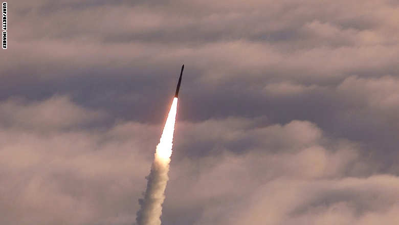 «اضرب لتقتل».. نجاح تجربة صاروخ باليستي اعتراضي أمريكي (صورة)