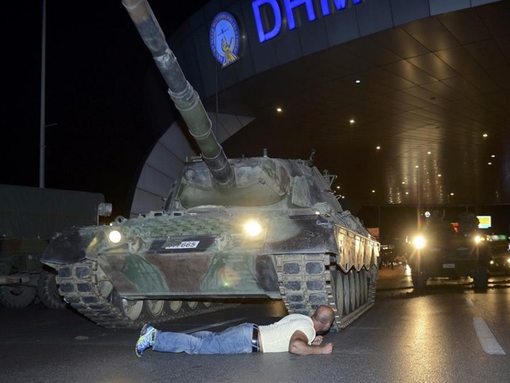فشل الانقلاب العسكري بتركيا