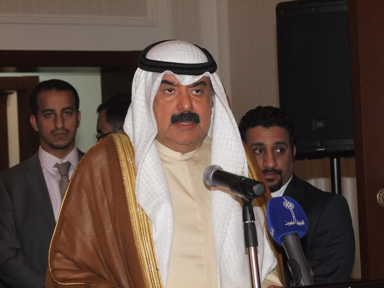 الكويت تدخل على خط الأزمة بين قطر والسعودية والإمارات وهذه تصريحات نائب وزير خارجيتها