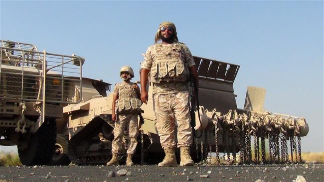 عناصر من القوات الأماراتية المشاركة ضمن قوات التحالف العربي في ع