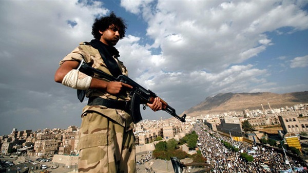 عم زعيم مليشيا الحوثي يصدر قراراً خطيراً لحوثنة الأجهزة الأمنية