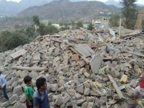 منزل أحد المواطنين بعد تفجيره من قبل مليشيا الحوثي في وقتٍ سابق