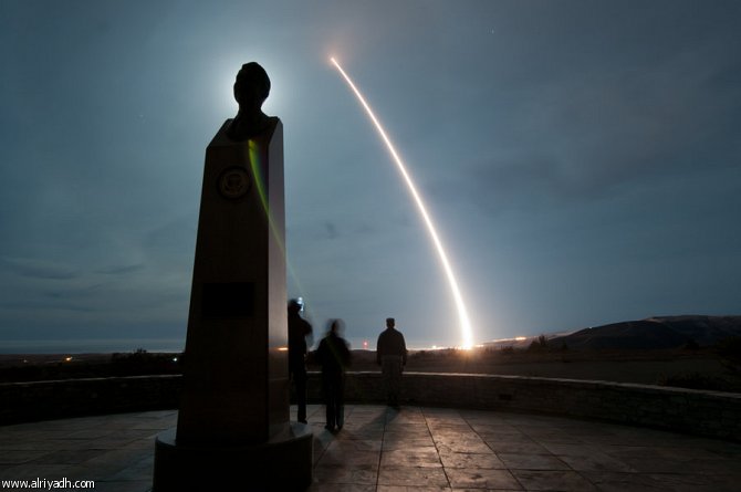 أمريكا تختبر صاروخا باليستياً عابراً للقارات