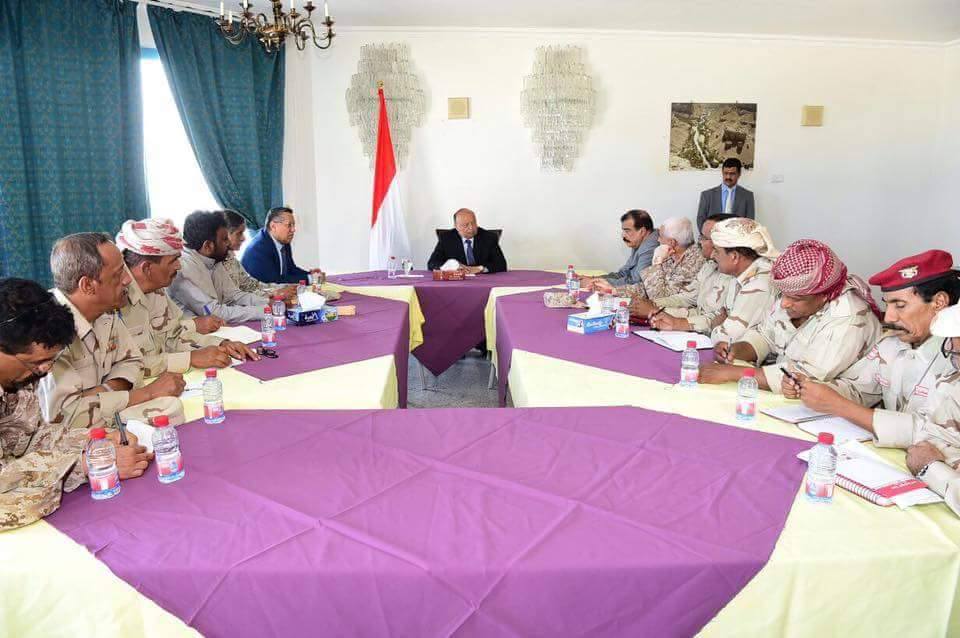 الرئيس هادي يتفقد أحوال المنطقتين العسكريتين الأولى والثانية بحضرموت