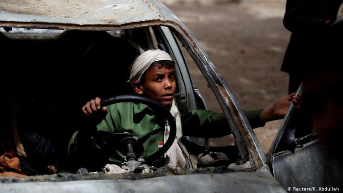 الحوثيون يزعمون تسليم 64 طفلاً أسيراً إلى اليونيسيف