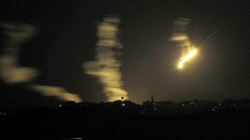 سلاح الجو الإسرائيلي يشن عدة غارات على أهداف في قطاع غزة