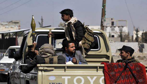 الإعلام يوثق جرائم الحوثيين... وغياب للمؤسسات الدولية