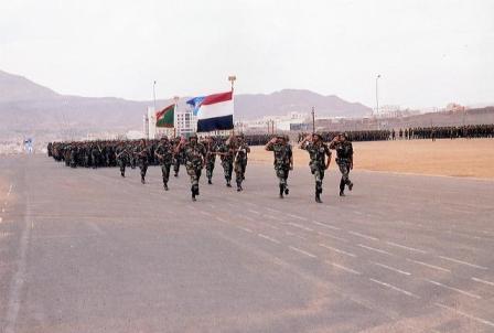 عرض عسكري سابق لقوات حفظ السلام اليمنية (ارشيف)