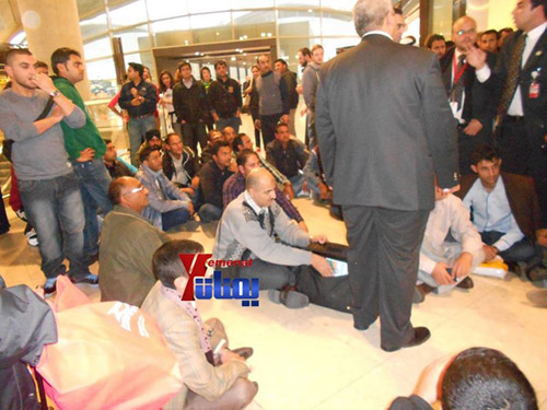 عشرات المواطنين اليمنيين عالقين في مطار الملكة عليا بالأردن
