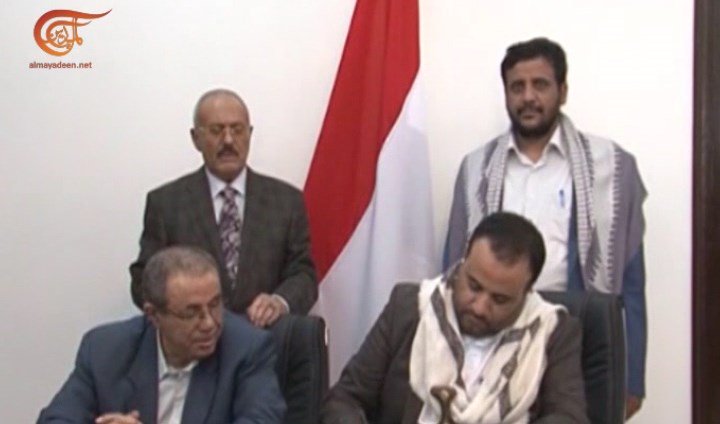 صحفي حوثي يكشف عن مهندس اتفاق تشكيل المجلس السياسي والأسماء المطروحة لعضويته
