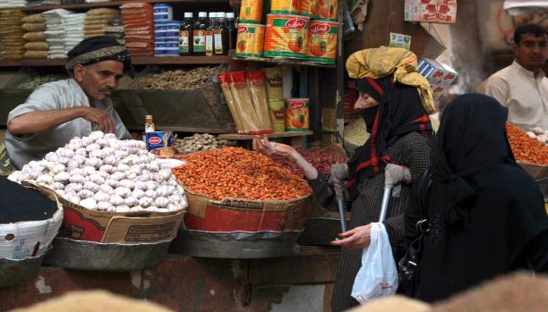 الأزمات المعيشية تلاحق اليمنيين في رمضان