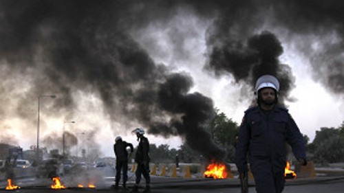 الحكومة البحرينية تحظر التظاهر