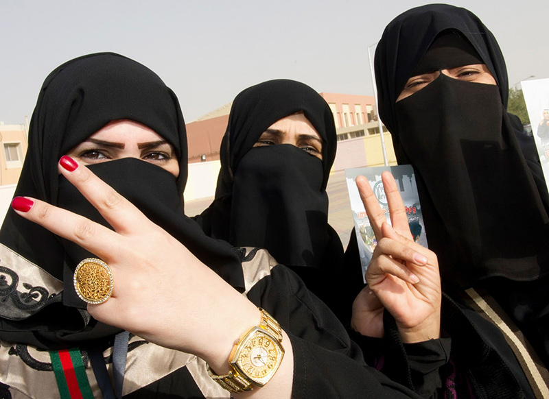 لهذه الأسباب ملايين النساء يحسدن المرأة السعودية