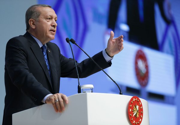 «اردوغان» يرفض تحديد النسل: «لا أحد يمكنه التدخل في عمل الله .. سنضاعف أعداد أحفادنا»