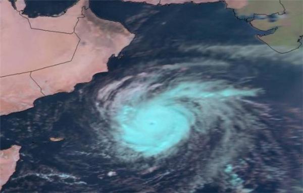 اليمن وإعصار 